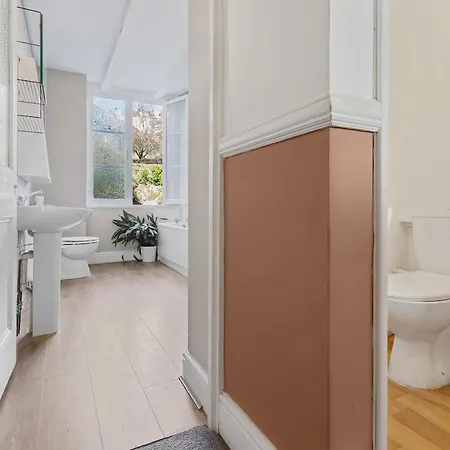 Ultra Luxury 2 Bedroom By Altoluxoexperience Short Lets & Serviced With Free Wifi & Parking * Bristol